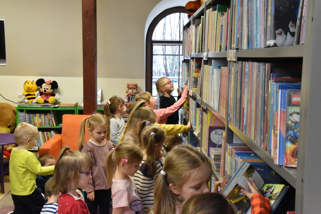 Przedszkolaki z wizytą w Bibliotece 