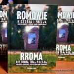 Trzy książki pt. "Romowie historia i poezja" ustawione pionowo.